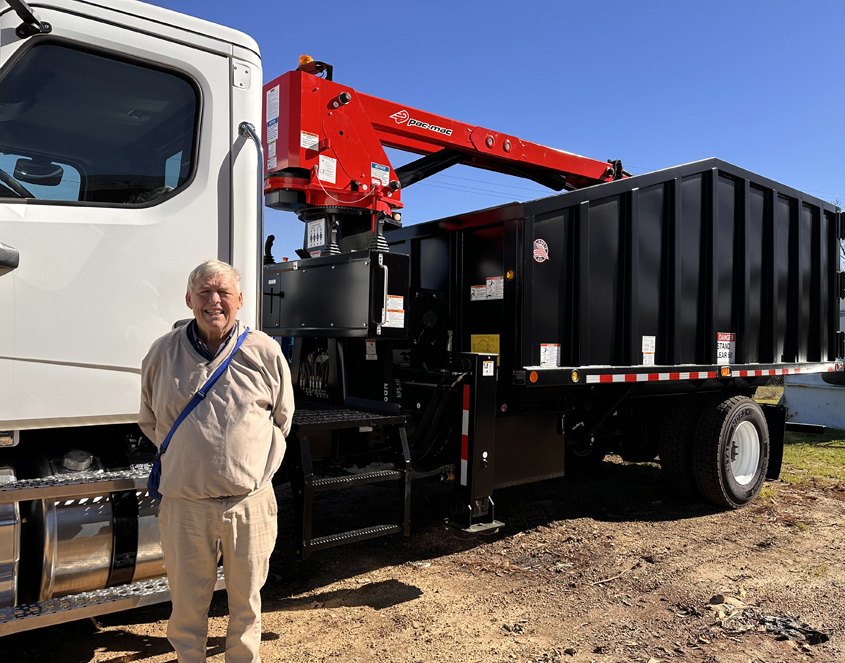 City of Magee has a new grapple truck!