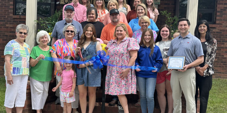 Magee Chamber of Commerce Welcomes Landry’s Place/The Hair Salon