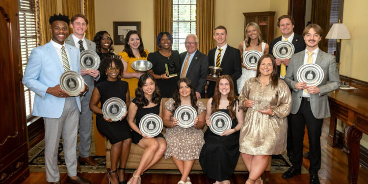 Southern Miss Marks 115th Anniversary, Holds Student Awards Day Ceremony