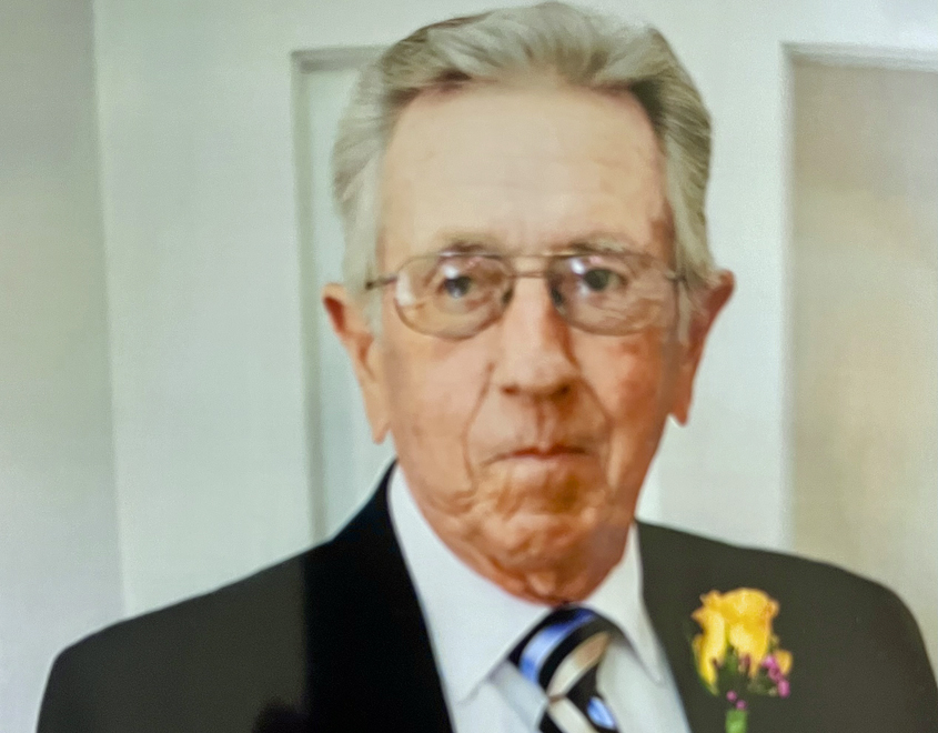 Lowell Edwin Meadow Sr, 82