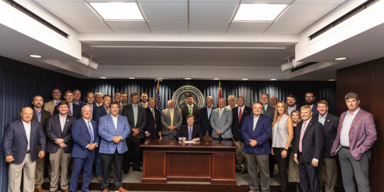 Mississippi Celebrates National Hunting and Fishing Day