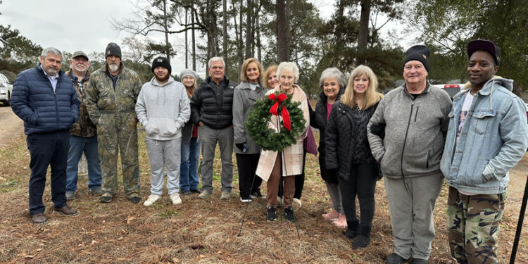 Wreath-Laying Ceremony Honors Veterans at Magee Cemetery