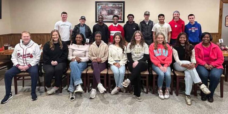 Simpson County FCA Student Leaders Gather for Fellowship Lunch