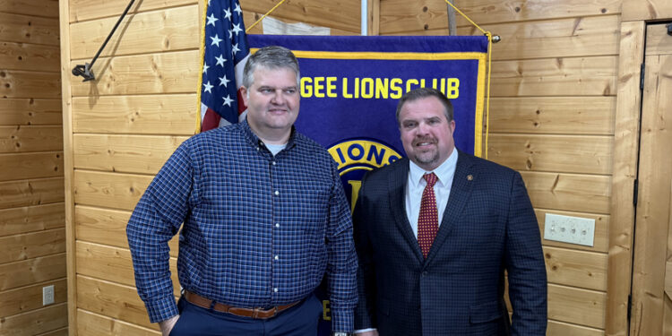 Senator Brian Rhodes Speaks to the Magee Lions Club