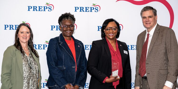 Dr. Teresa Poole receives  PREPS Partner Award