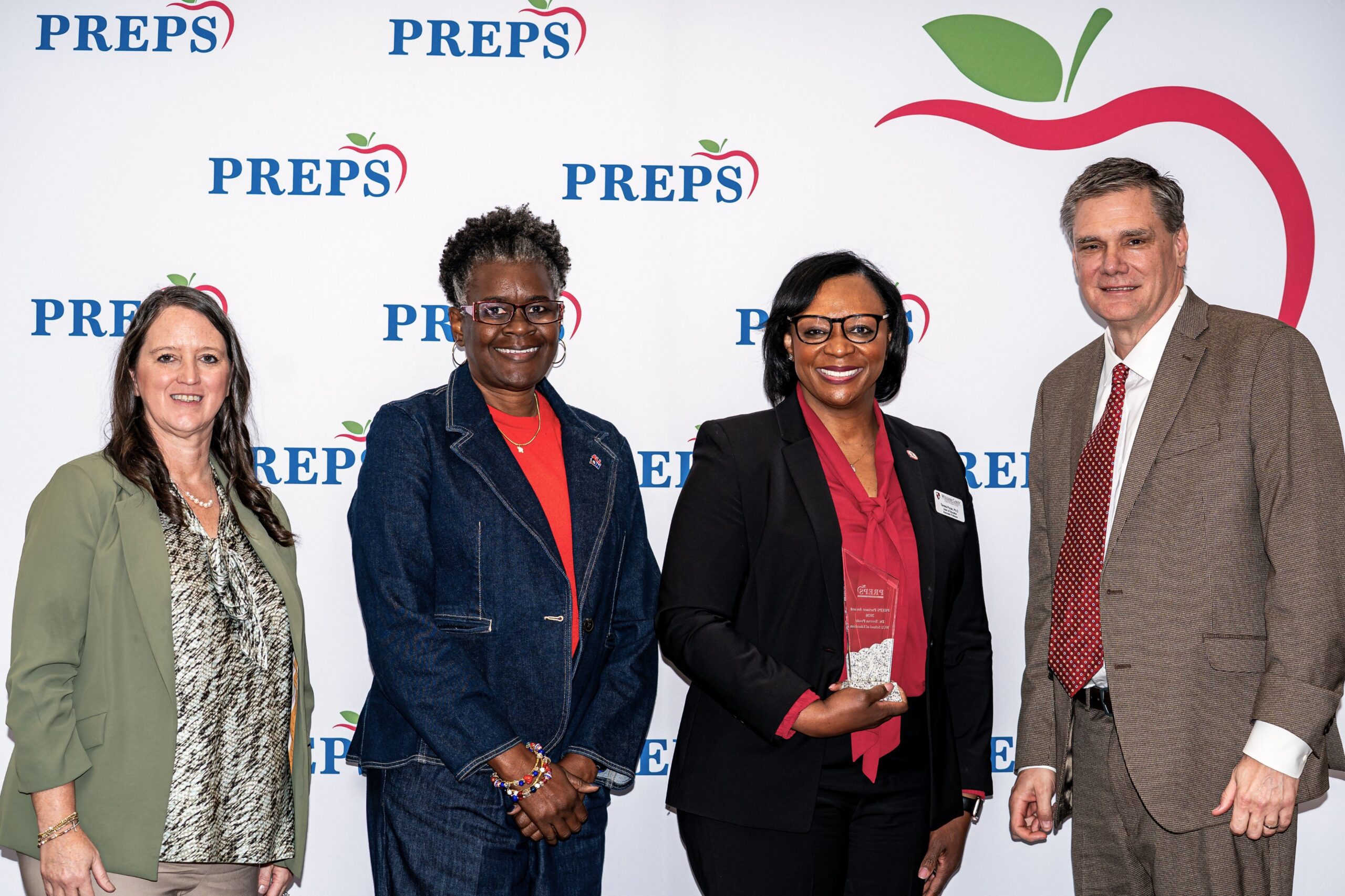 Dr. Teresa Poole receives  PREPS Partner Award