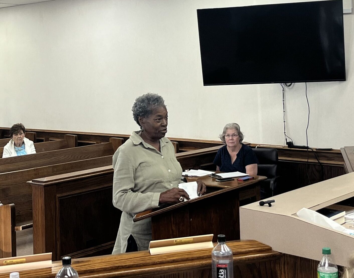 Fence Ordinance On Hold, Kratom Ordinance Preliminary Passing