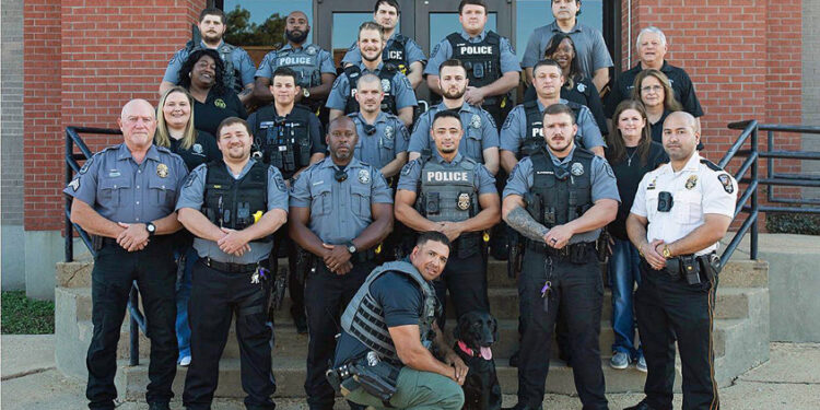 Mayor Grubbs Recognizes Magee Police for National Police Week