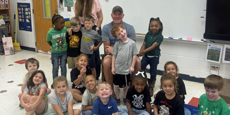 Brett Favre Visits Simpson Central K4 Students for Read Across America Celebration