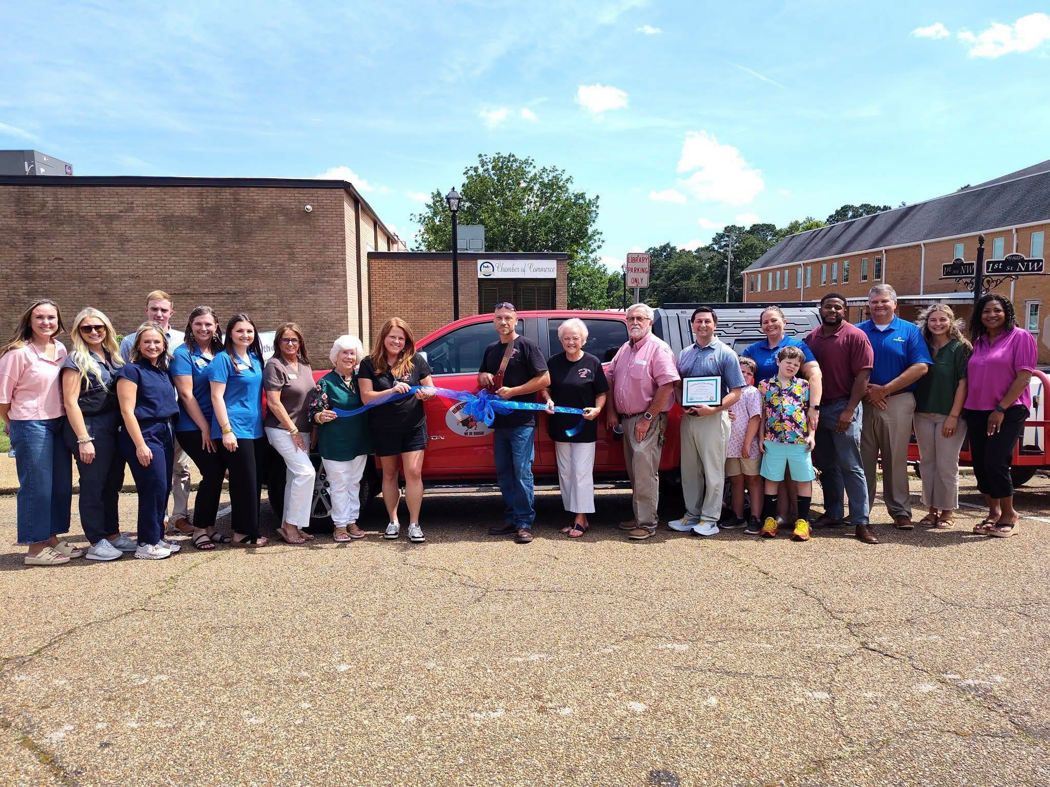 Hometown Pest Solutions Holds Ribbon Cutting