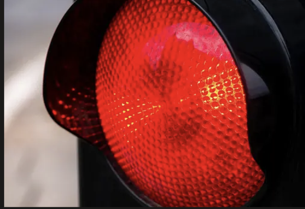 D’Lo will have a working red light by Thursday. (updated)