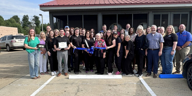 Simpson County Veterinary Services Celebrates Ribbon Cutting